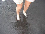 agnes' feet at pailoa bay